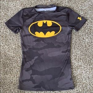 Fitted heat gear T-shirt.